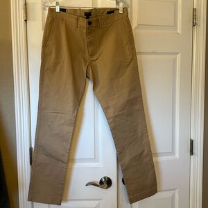 Men’s twill pants.